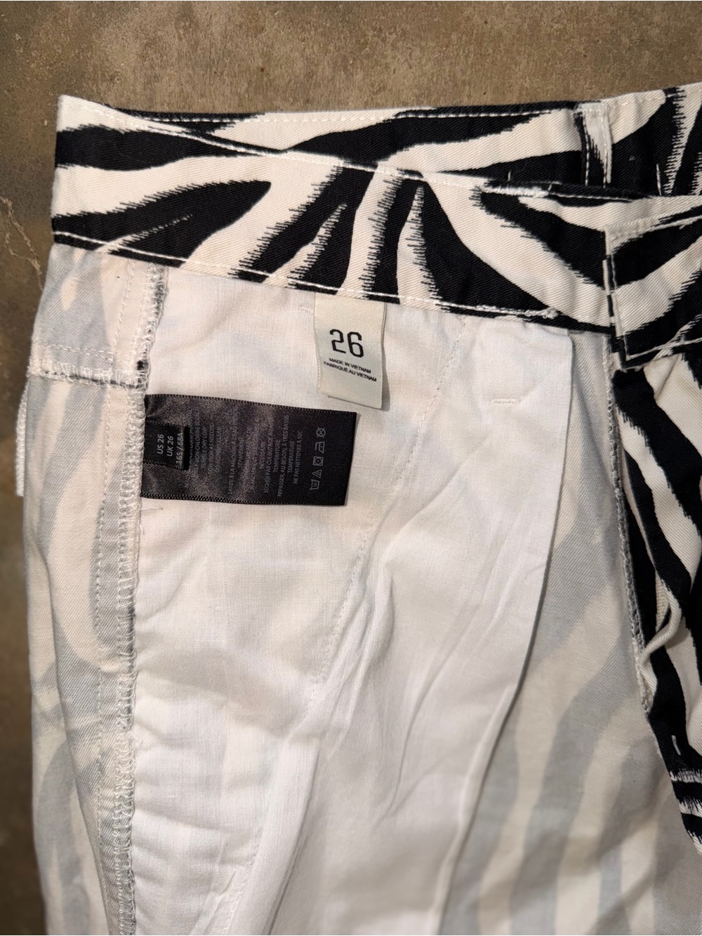 BDG Zebra Print Carpenter Utility Pants Wide Leg Black White 26 - Picture 10 of 13